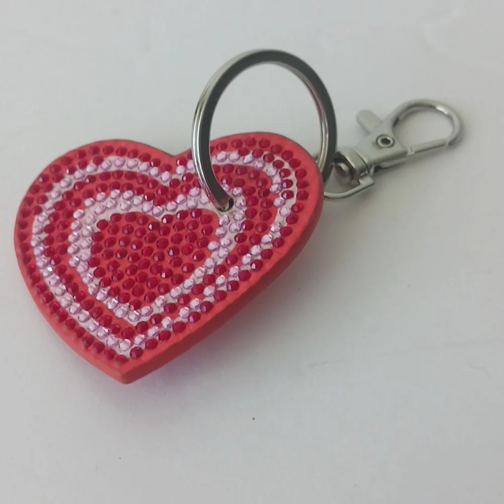 N/A clip red